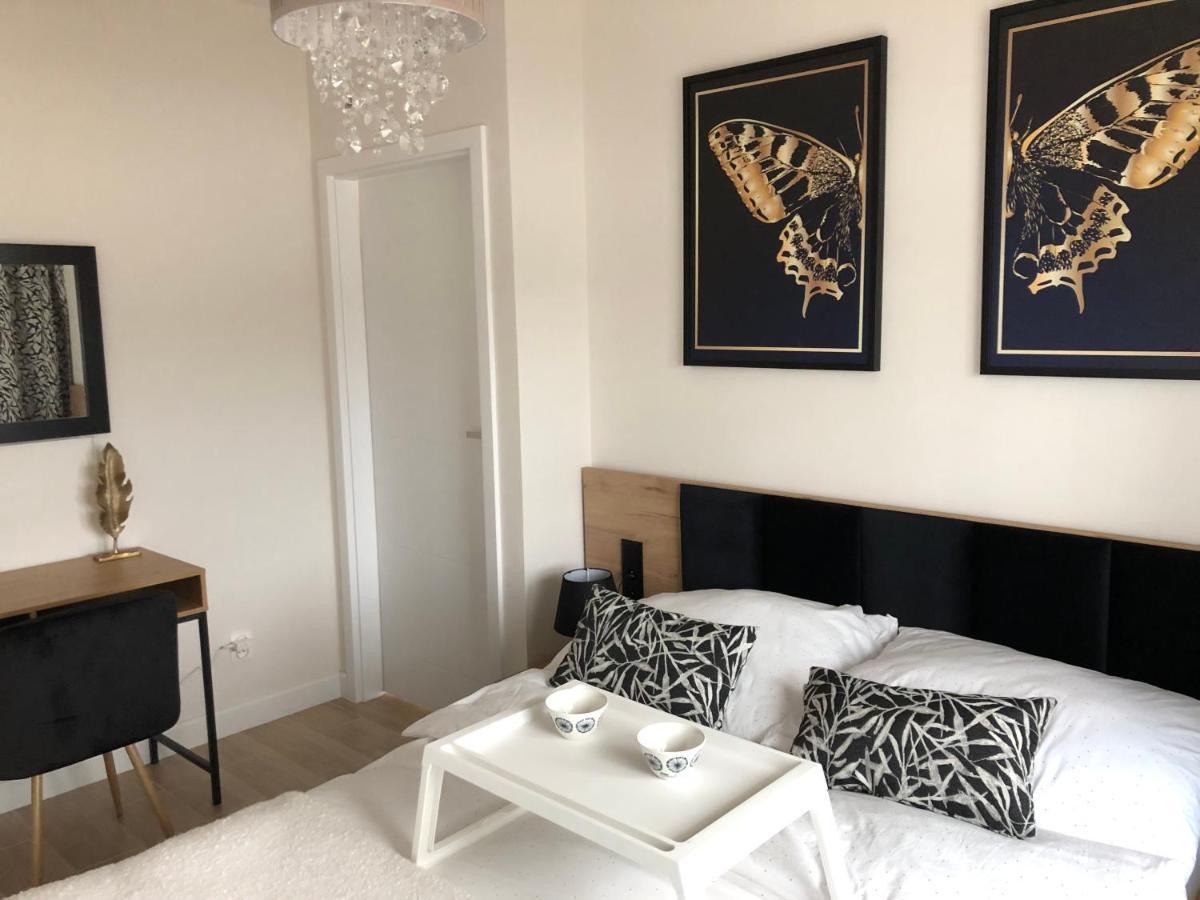 Apartment Patio -garaz Podziemny, Taras,wejscie Klamka Kod,centrum