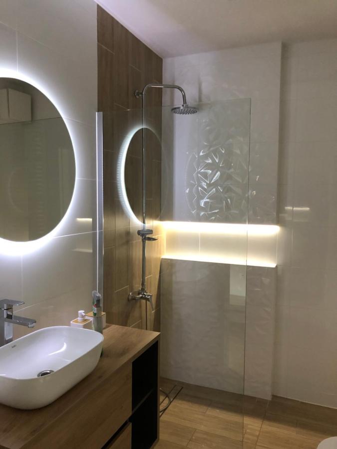 Patio -garaz Podziemny, Taras,wejscie Klamka Kod,centrum Apartment Kielce