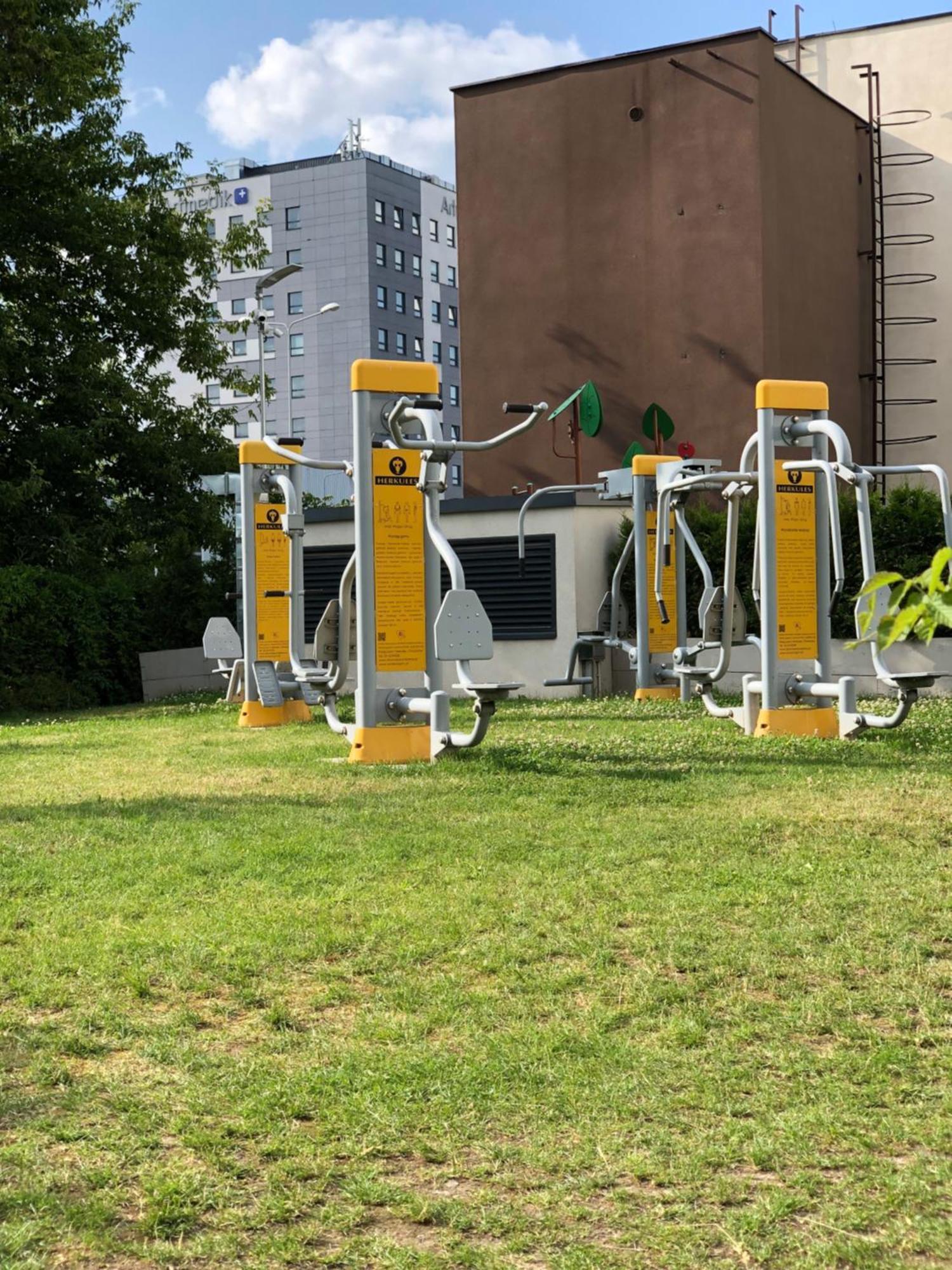Patio -garaz Podziemny, Taras,wejscie Klamka Kod,centrum Kielce